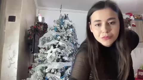 mia online show from December 2025 02:06:02 AM