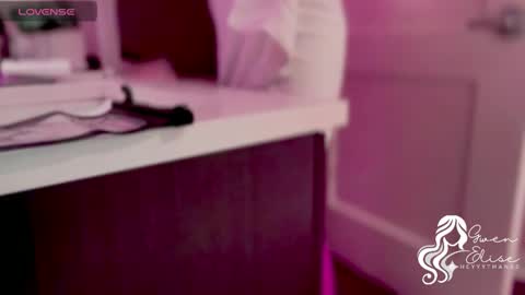 Gwen Elise online show from November 2025 01:17:02 AM