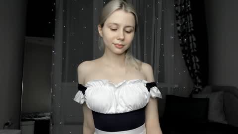 Popsy Risha online show from November 2025 07:45:02 PM