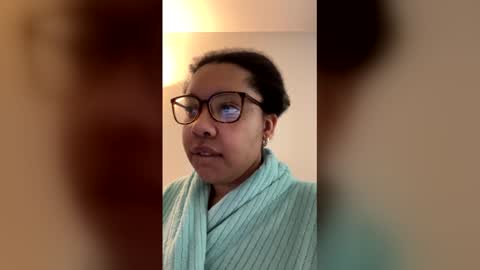 Snapshot of highkeyheidee chatting on April 2026 05:32:02 PM Juana B. Bread online show from April 2026 05:32:02 PM