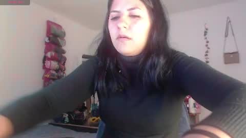 Snapshot of hilari18 chatting on June 2026 06:11:02 PM hilaril18 online show from June 2026 06:11:02 PM