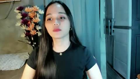 hilarymolly online show from May 2026 06:24:01 PM