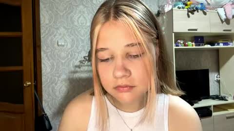 Snapshot of hildeconery chatting on May 2026 02:44:02 PM Julia online show from May 2026 02:44:02 PM