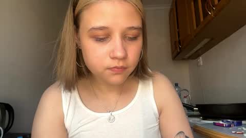 Snapshot of hildeconery chatting on May 2026 12:23:01 PM Julia online show from May 2026 12:23:01 PM