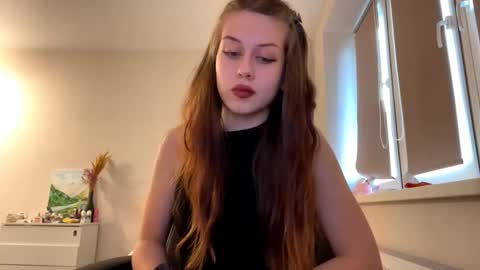 Snapshot of hildredmabray chatting on November 2025 11:55:02 AM Hi Im Elizabeth online show from November 2025 11:55:02 AM
