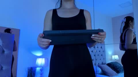 Hillary online show from November 2025 03:20:01 AM