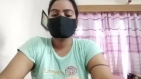 himuhimu22 online show from June 2026 04:40:01 AM
