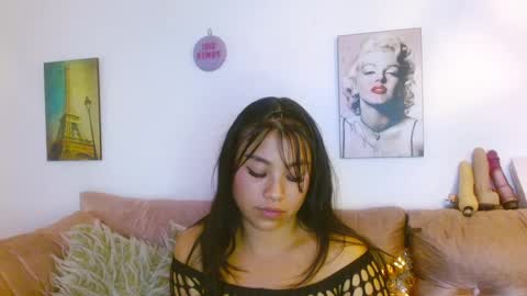 Snapshot of hinataleecs chatting on January 2025 12:18:01 PM hinata lee online show from January 2025 12:18:01 PM