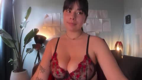 Snapshot of hinnata69 chatting on December 2025 04:46:01 PM Hinnata online show from December 2025 04:46:01 PM