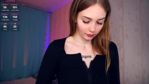 Snapshot of hip_hop_baby chatting on November 2025 07:08:02 AM Leya Day Mary Night PvT Open online show from November 2025 07:08:02 AM