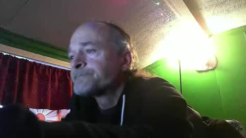 hippiedad333 online show from February 2026 10:36:01 PM