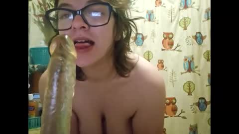 Snapshot of hippiesoul204 chatting on December 2024 09:56:01 AM hippiesoul204 online show from December 2024 09:56:01 AM