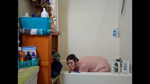 Snapshot of hippiesoul204 chatting on December 2024 02:42:01 AM hippiesoul204 online show from December 2024 02:42:01 AM