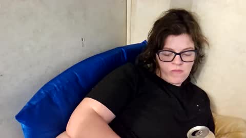 Snapshot of hippiesoul204 chatting on January 2025 05:51:01 PM hippiesoul204 online show from January 2025 05:51:01 PM