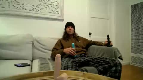 Hippie Jijm online show from April 2026 06:16:02 PM