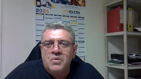 Snapshot of hippopotame17 chatting on December 2024 04:55:02 PM hippo online show from December 2024 04:55:02 PM