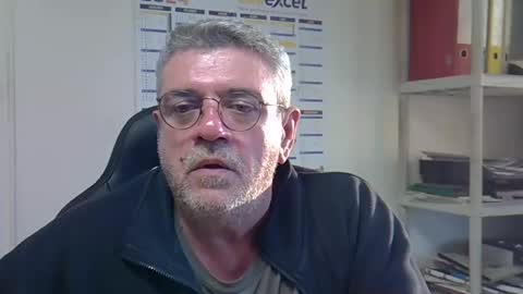 Snapshot of hippopotame17 chatting on December 2024 03:37:01 PM hippo online show from December 2024 03:37:01 PM