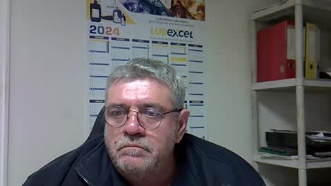 Snapshot of hippopotame17 chatting on December 2024 05:04:01 PM hippo online show from December 2024 05:04:01 PM