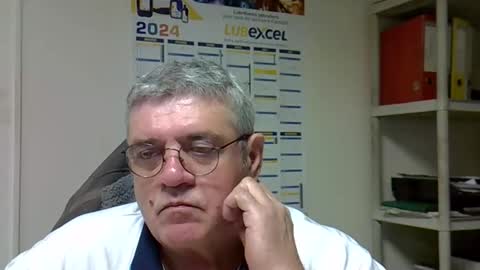 Snapshot of hippopotame17 chatting on December 2024 07:24:02 AM hippo online show from December 2024 07:24:02 AM