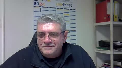 Snapshot of hippopotame17 chatting on December 2024 07:44:01 AM hippo online show from December 2024 07:44:01 AM