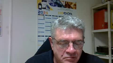 Snapshot of hippopotame17 chatting on January 2025 04:35:01 PM hippo online show from January 2025 04:35:01 PM