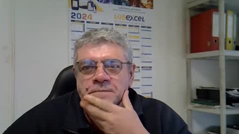 Snapshot of hippopotame17 chatting on January 2025 12:52:02 PM hippo online show from January 2025 12:52:02 PM