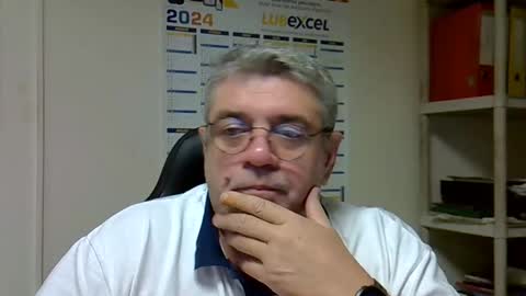 Snapshot of hippopotame17 chatting on January 2025 08:11:01 AM hippo online show from January 2025 08:11:01 AM