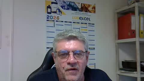 Snapshot of hippopotame17 chatting on January 2025 03:50:01 PM hippo online show from January 2025 03:50:01 PM