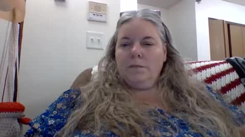 Snapshot of hippysnewhere chatting on May 2026 03:25:02 AM hippysnewhere online show from May 2026 03:25:02 AM