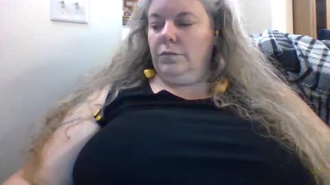 Snapshot of hippysnewhere chatting on June 2026 02:50:02 AM hippysnewhere online show from June 2026 02:50:02 AM