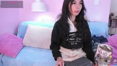 Snapshot of hiyakasudere chatting on May 2026 05:07:01 PM hiyakasudere online show from May 2026 05:07:01 PM
