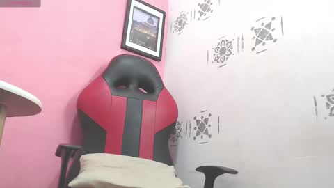 Snapshot of hkendrick chatting on January 2025 10:24:01 PM hkendrick online show from January 2025 10:24:01 PM