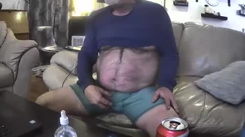 hobohoeless online show from December 2025 05:57:01 AM