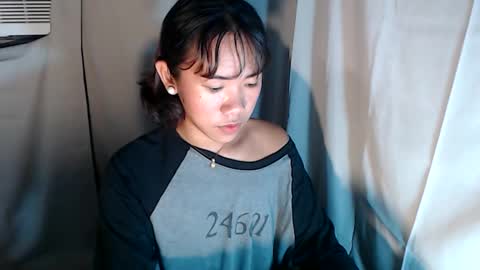 Snapshot of hoelykarrie chatting on November 2025 02:22:02 AM Karrie3 online show from November 2025 02:22:02 AM