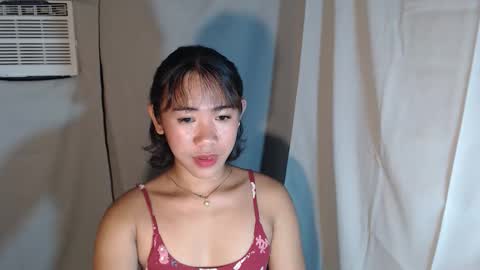 Snapshot of hoelykarrie chatting on November 2025 03:13:02 PM Karrie3 online show from November 2025 03:13:02 PM