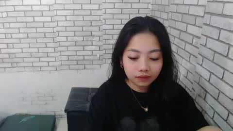 Snapshot of hoelylesly chatting on February 2026 03:43:01 AM Lesley3 online show from February 2026 03:43:01 AM