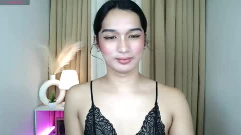 Hoelymorri online show from December 2025 12:05:02 AM