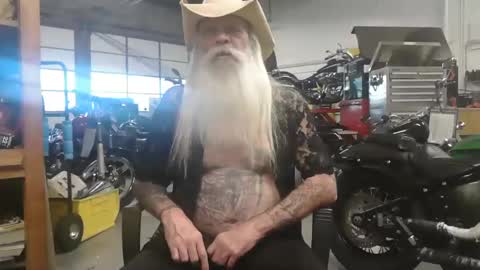 Snapshot of hogschlong63 chatting on November 2025 07:49:02 PM Hogschlong63 online show from November 2025 07:49:02 PM