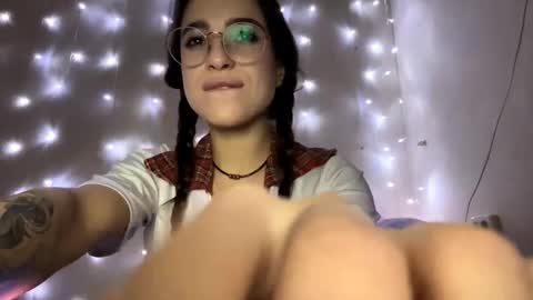 Kerri online show from November 2025 05:24:02 PM