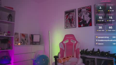 Snapshot of holliwould_ chatting on December 2024 07:17:01 PM Holli online show from December 2024 07:17:01 PM