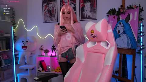 Snapshot of holliwould_ chatting on September 2025 05:57:02 PM Holli online show from September 2025 05:57:02 PM