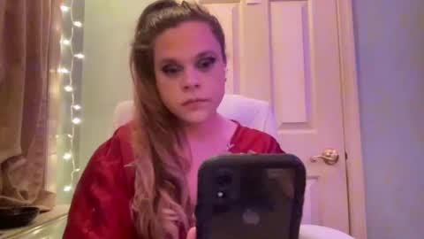 Snapshot of holly23hopefull chatting on December 2024 05:59:02 AM Hollys Drive threw Side Of CB. online show from December 2024 05:59:02 AM