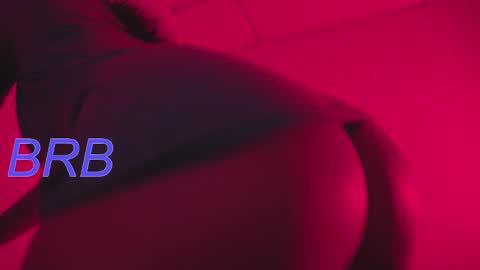 Snapshot of holly_16 chatting on February 2025 10:49:02 PM holly_16 online show from February 2025 10:49:02 PM