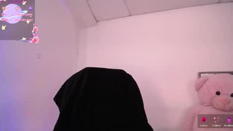 Snapshot of holly_16 chatting on September 2025 06:42:01 PM holly_16 online show from September 2025 06:42:01 PM