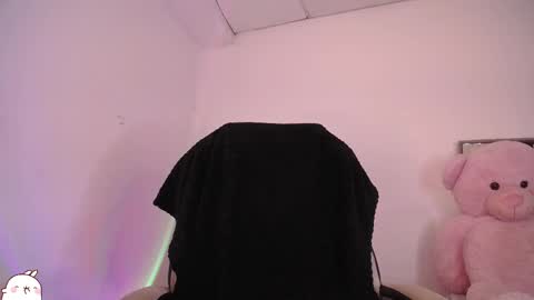 Snapshot of holly_16 chatting on October 2025 01:51:02 AM holly_16 online show from October 2025 01:51:02 AM