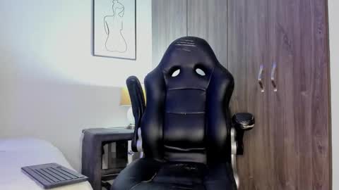 Snapshot of holly_29_m chatting on January 2026 04:36:01 AM Mara online show from January 2026 04:36:01 AM