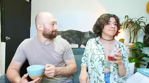 Holly and Honey online show from September 2025 08:30:01 PM