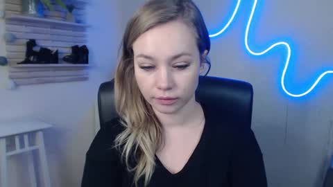 Snapshot of holly_bb95 chatting on January 2025 10:16:01 AM Holly online show from January 2025 10:16:01 AM