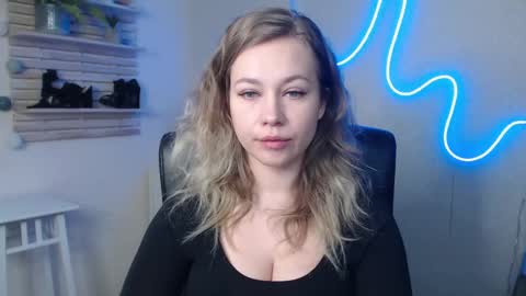 Snapshot of holly_bb95 chatting on January 2025 04:29:01 AM Holly online show from January 2025 04:29:01 AM