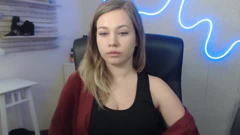 Snapshot of holly_bb95 chatting on January 2025 10:40:02 AM Holly online show from January 2025 10:40:02 AM